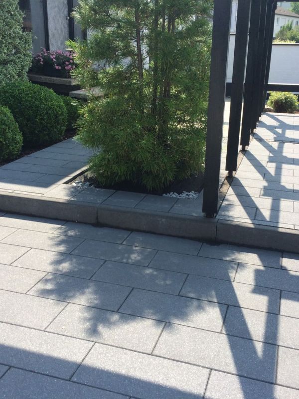 Stein_im_Garten15.jpg