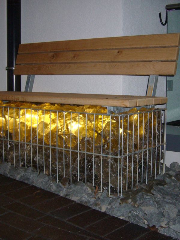 Beleuchtete Bank.JPG